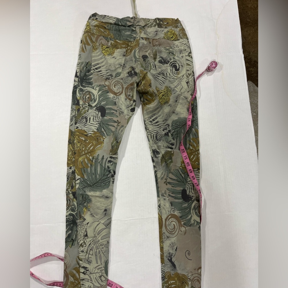 TROPICAL PRINT STRETCH PANTS WITH WAIST TIE - Picture 8 of 15